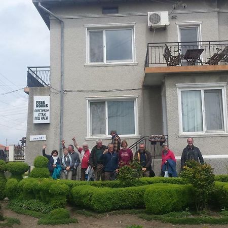 Къща За Гости "Черната Роза" บุลกาเรโว ภายนอก รูปภาพ