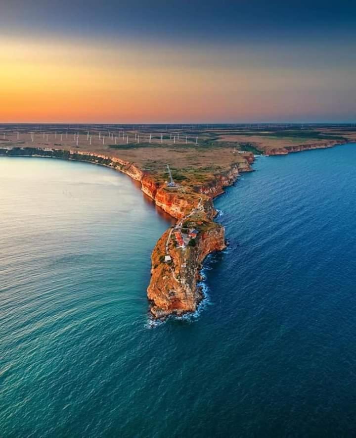 Къща За Гости "Черната Роза" บุลกาเรโว ภายนอก รูปภาพ